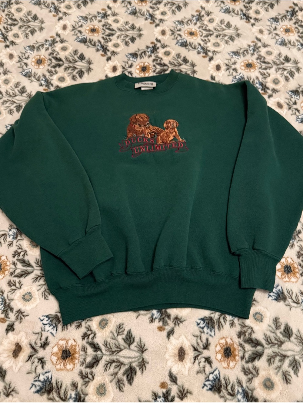 vintage embroidered crewneck hunting dogs